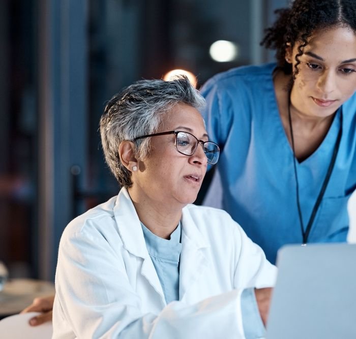 Doctors,,Nurse,Or,Laptop,In,Night,Teamwork,,Medical,Research,Or